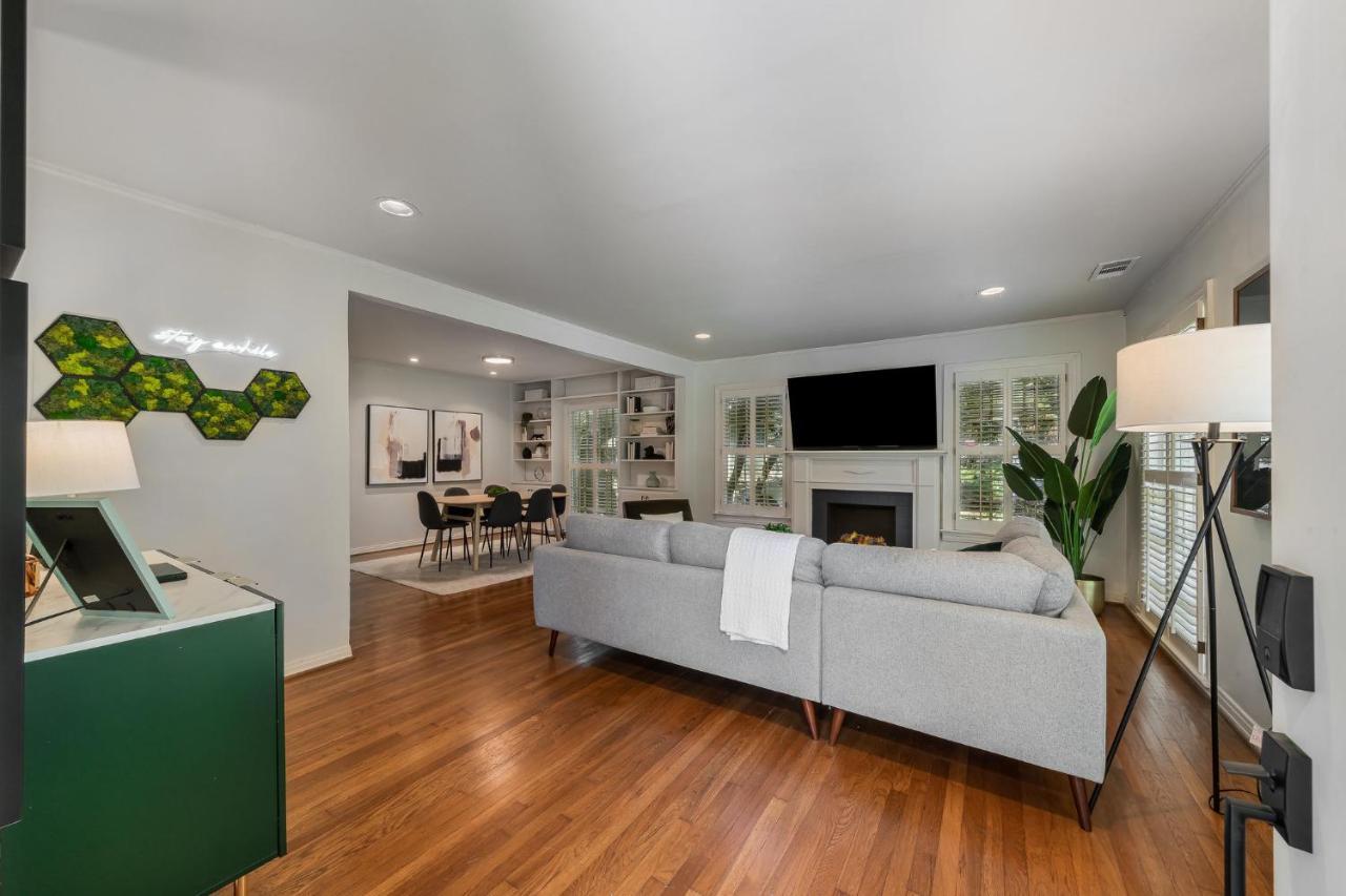 Sunset House - Luxury Pool And Hot Tub Retreat Villa Dallas Bagian luar foto